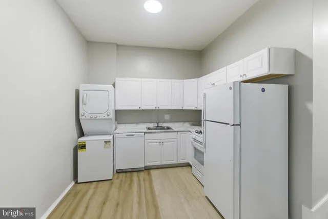 $1,913 | 18806 Walkers Choice Road, Unit 2, Montgomery Village, MD 20886