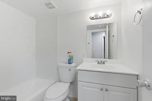 $1,913 | 18806 Walkers Choice Road, Unit 2, Montgomery Village, MD 20886