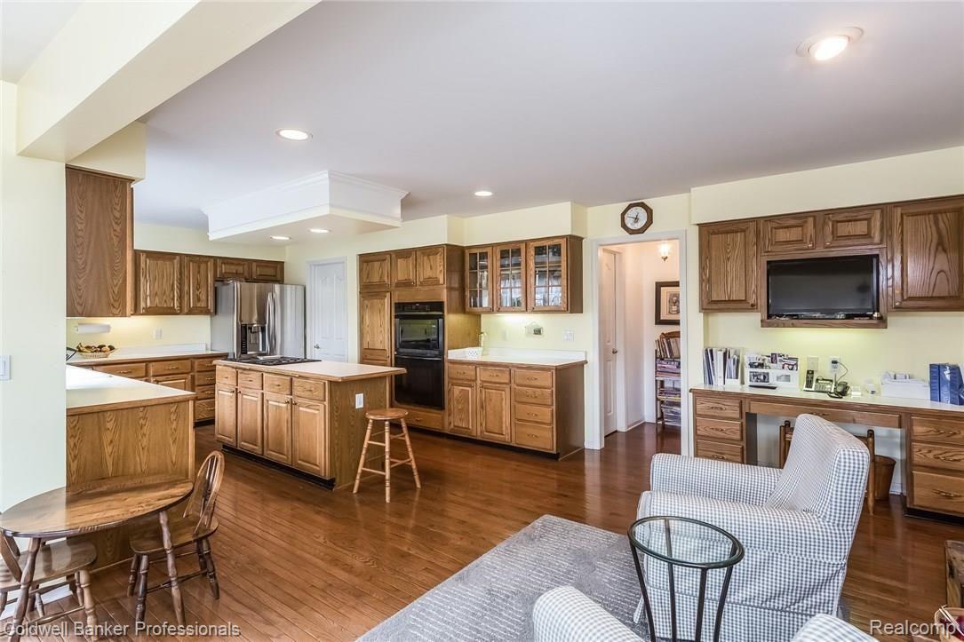 46743 Mornington Road Canton, MI 48188 - Photo 16 of 51 019-Breakfast_Nook-3939273-medium.jpg