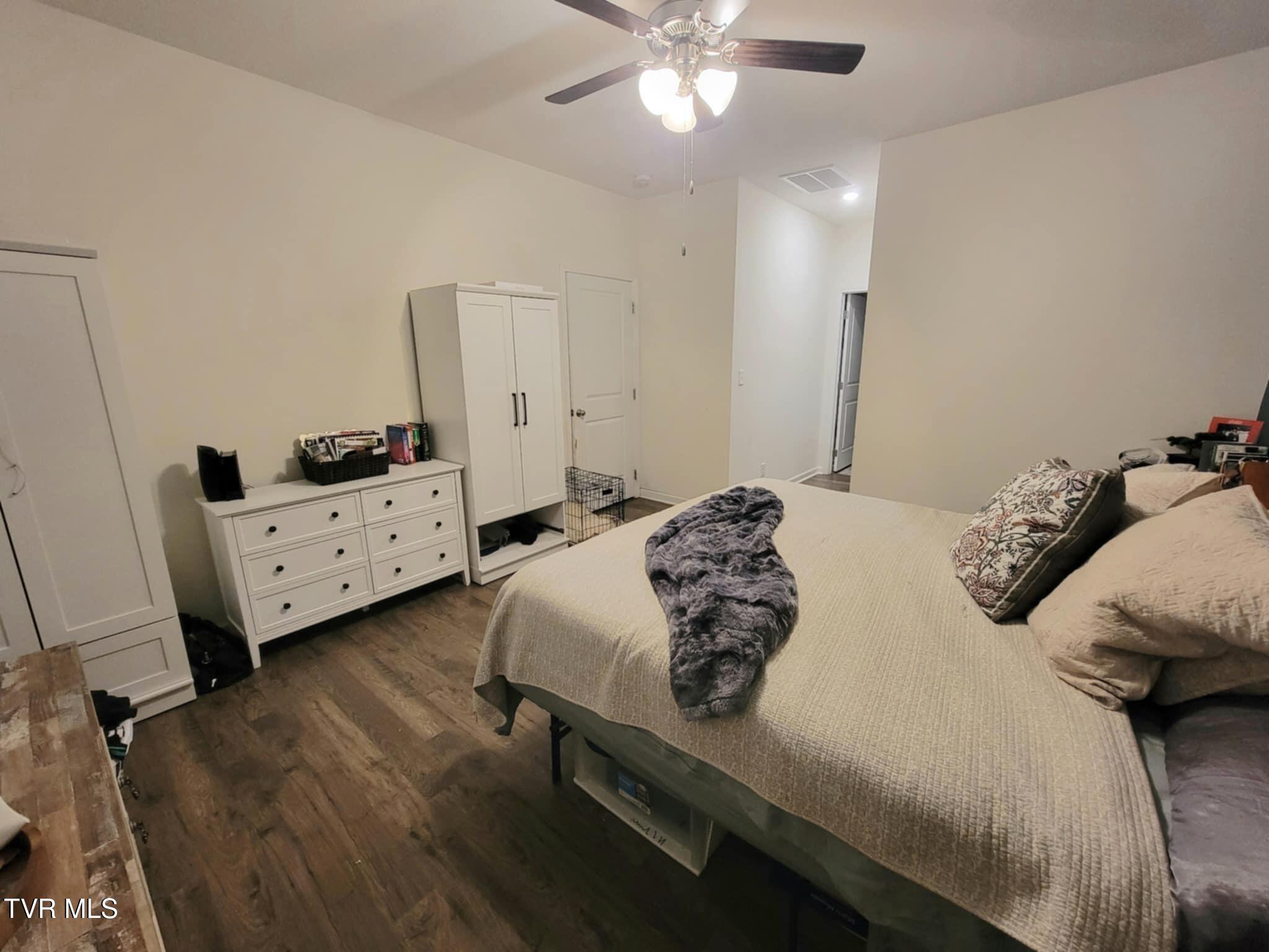1202 Raccoon Lane Piney Flats, TN 37686 - Photo 13 of 17 f08ccb6d-6320-4a0f-a586-6a8cdc5f182c