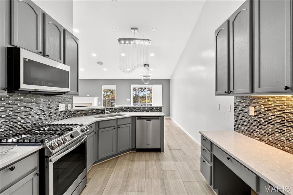 503 Fortress Court St. Charles, MO 63303 - Photo 16 of 65