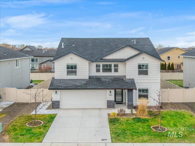 $575,000 | 1217 North Bowknot Lake Avenue, Star, ID 83669