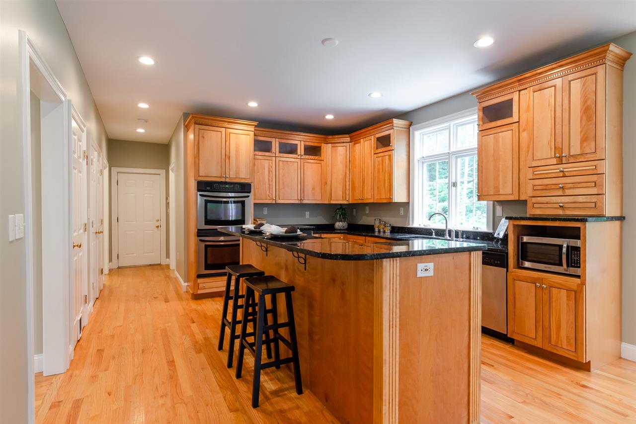 4 Huckabee Farm Road Amherst, NH 03031 - Photo 3 of 40