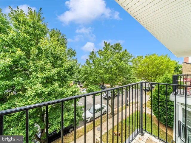 $3,900 | 1826 Independence Avenue Southeast, Unit 4, Washington, DC 20003