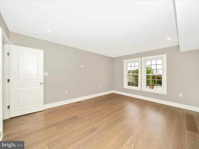 $3,900 | 1826 Independence Avenue Southeast, Unit 4, Washington, DC 20003