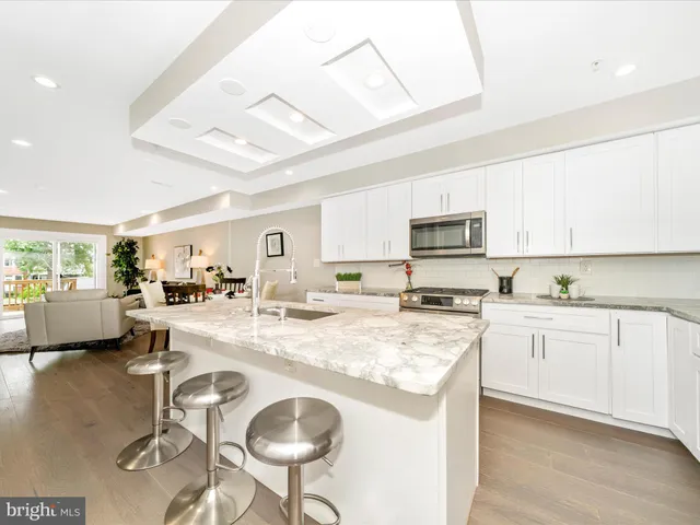 $3,900 | 1826 Independence Avenue Southeast, Unit 4, Washington, DC 20003