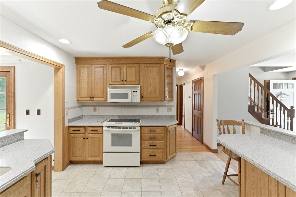 474 Orchard Street Raynham, MA 02767 - Photo 3 of 38
