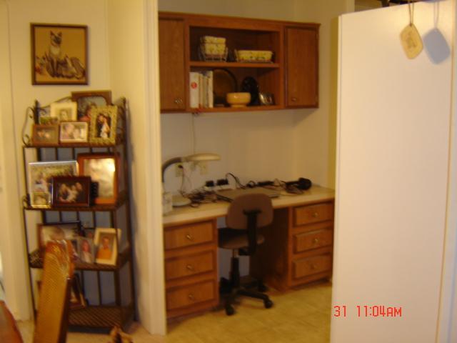 8401 Old Stage Road, Unit 55 Central Point, OR 97502 - Photo 18 of 18 Kitchen has office nook as well!