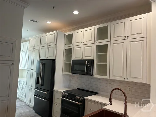 $765,000 | 304 West Jones Street, Savannah, GA 31401