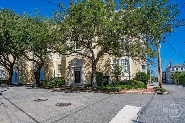 $765,000 | 304 West Jones Street, Savannah, GA 31401