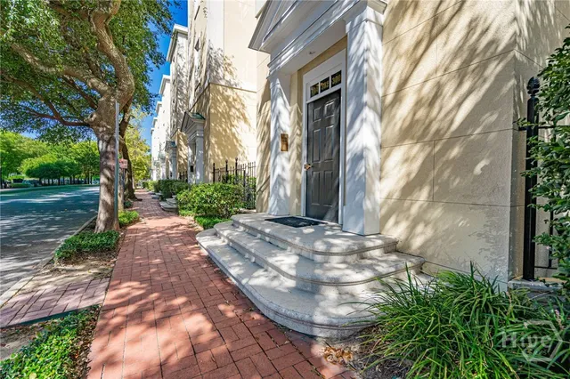 $765,000 | 304 West Jones Street, Savannah, GA 31401