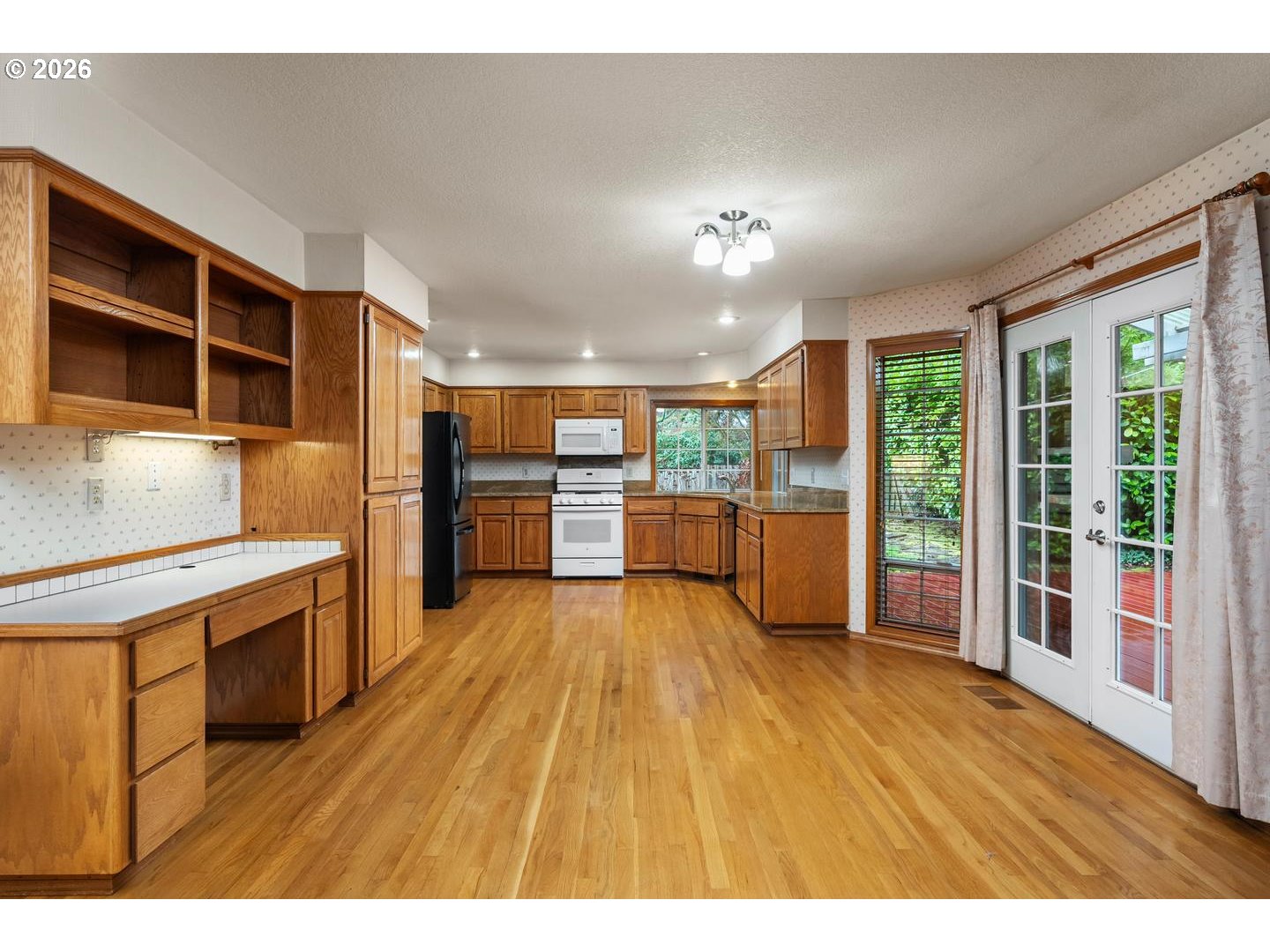 14155 Southwest 97th Place Portland, OR 97224 - Photo 15 of 40 Kitchen