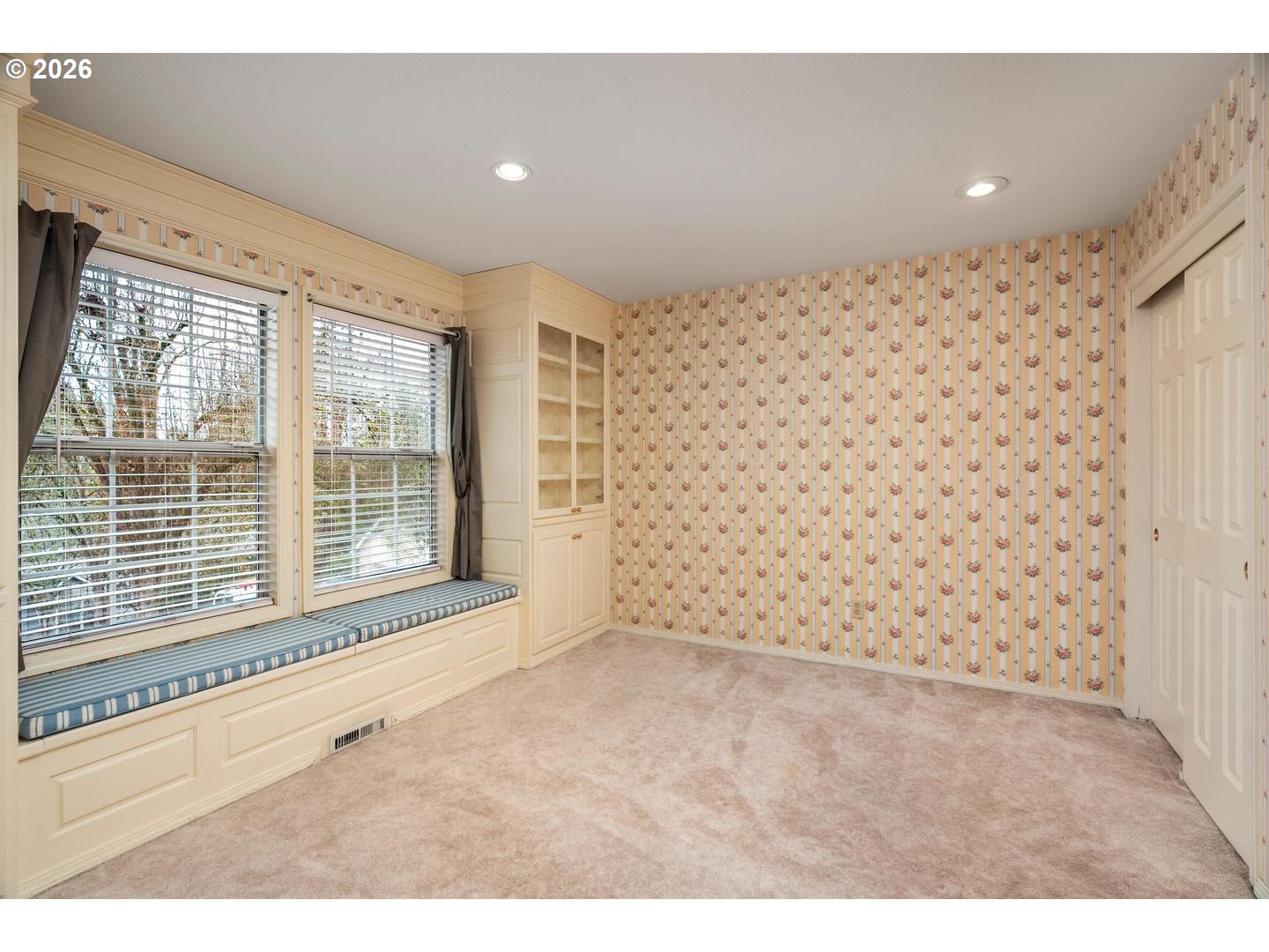 14155 Southwest 97th Place Portland, OR 97224 - Photo 30 of 40 Bedroom