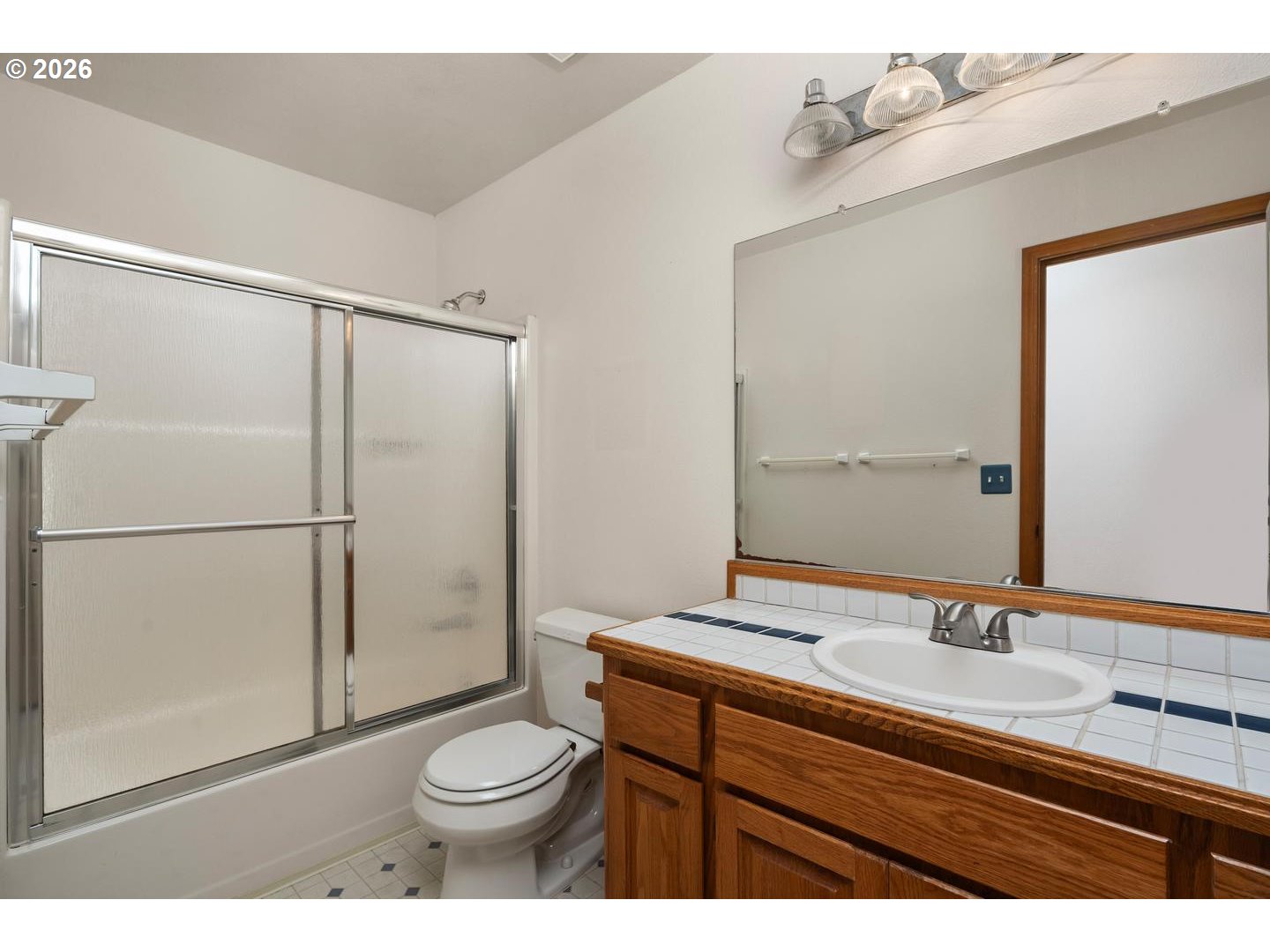 14155 Southwest 97th Place Portland, OR 97224 - Photo 33 of 40 Bathroom