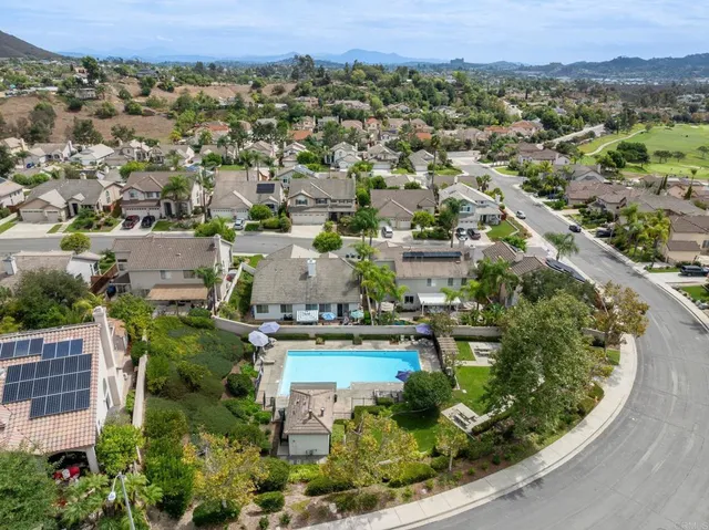 $1,099,999 | 241 Muirfield Way, San Marcos, CA 92069