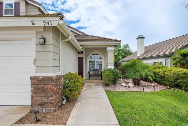 $1,099,999 | 241 Muirfield Way, San Marcos, CA 92069
