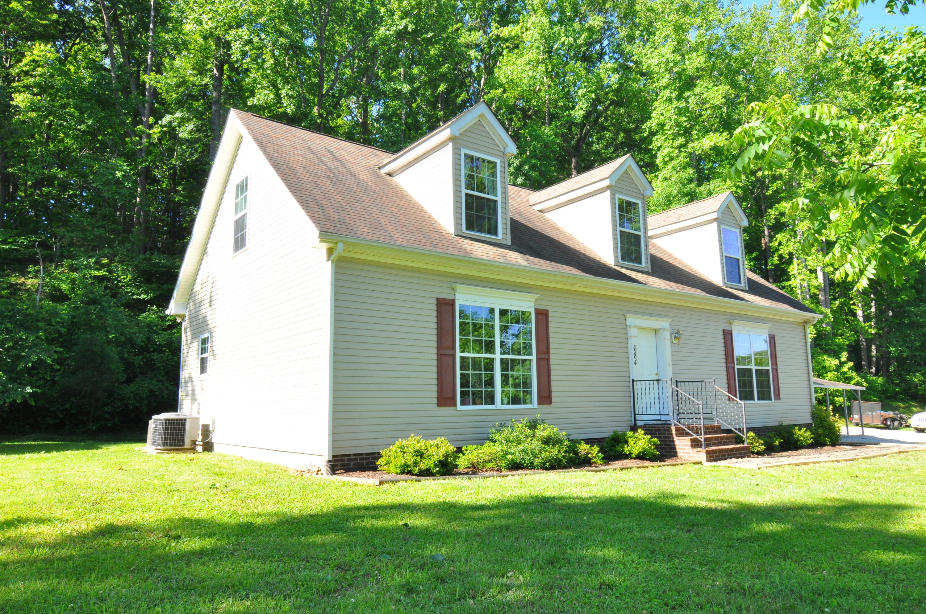 684 Mountain Valley Road Buchanan, VA 24066 - Photo 1 of 37 Front Main