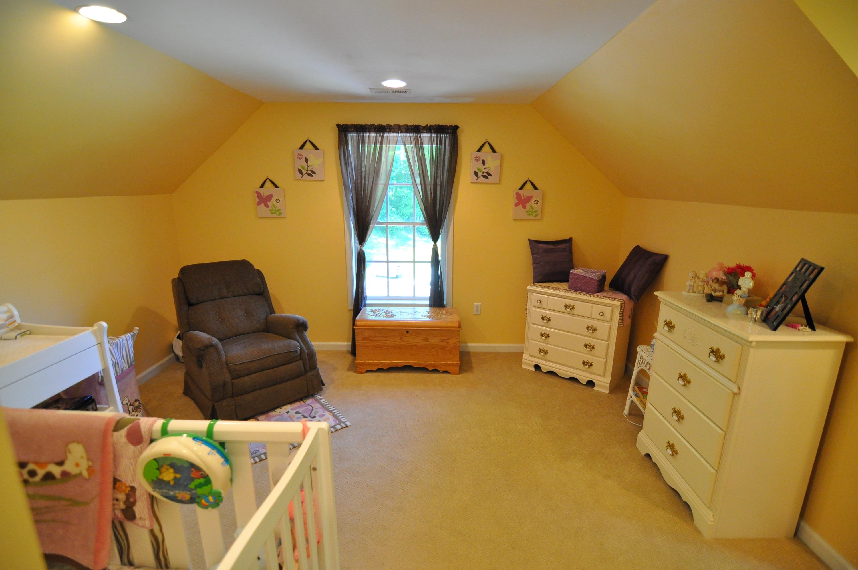 684 Mountain Valley Road Buchanan, VA 24066 - Photo 18 of 37 Bedroom 3