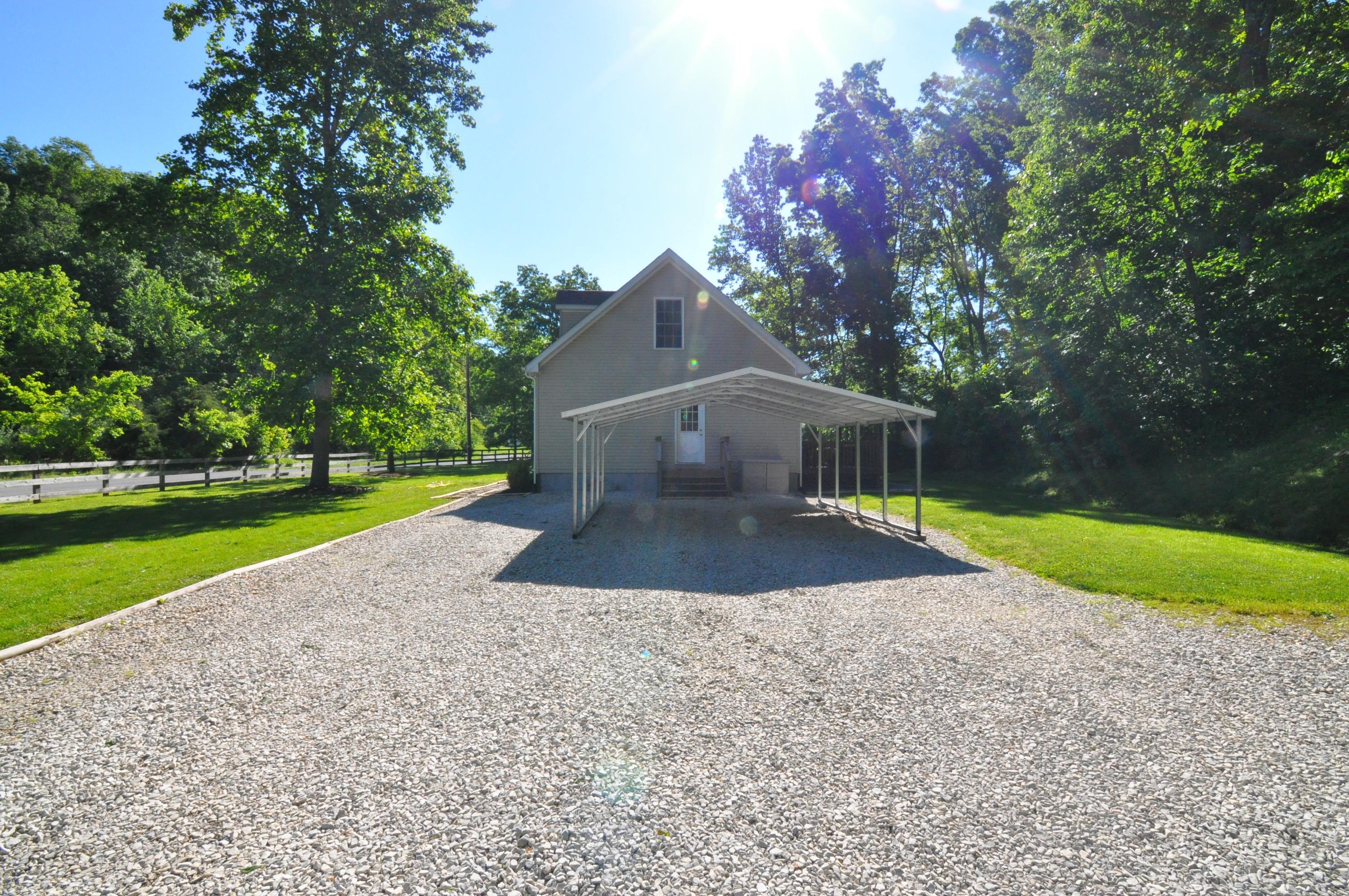 684 Mountain Valley Road Buchanan, VA 24066 - Photo 27 of 37 Carport