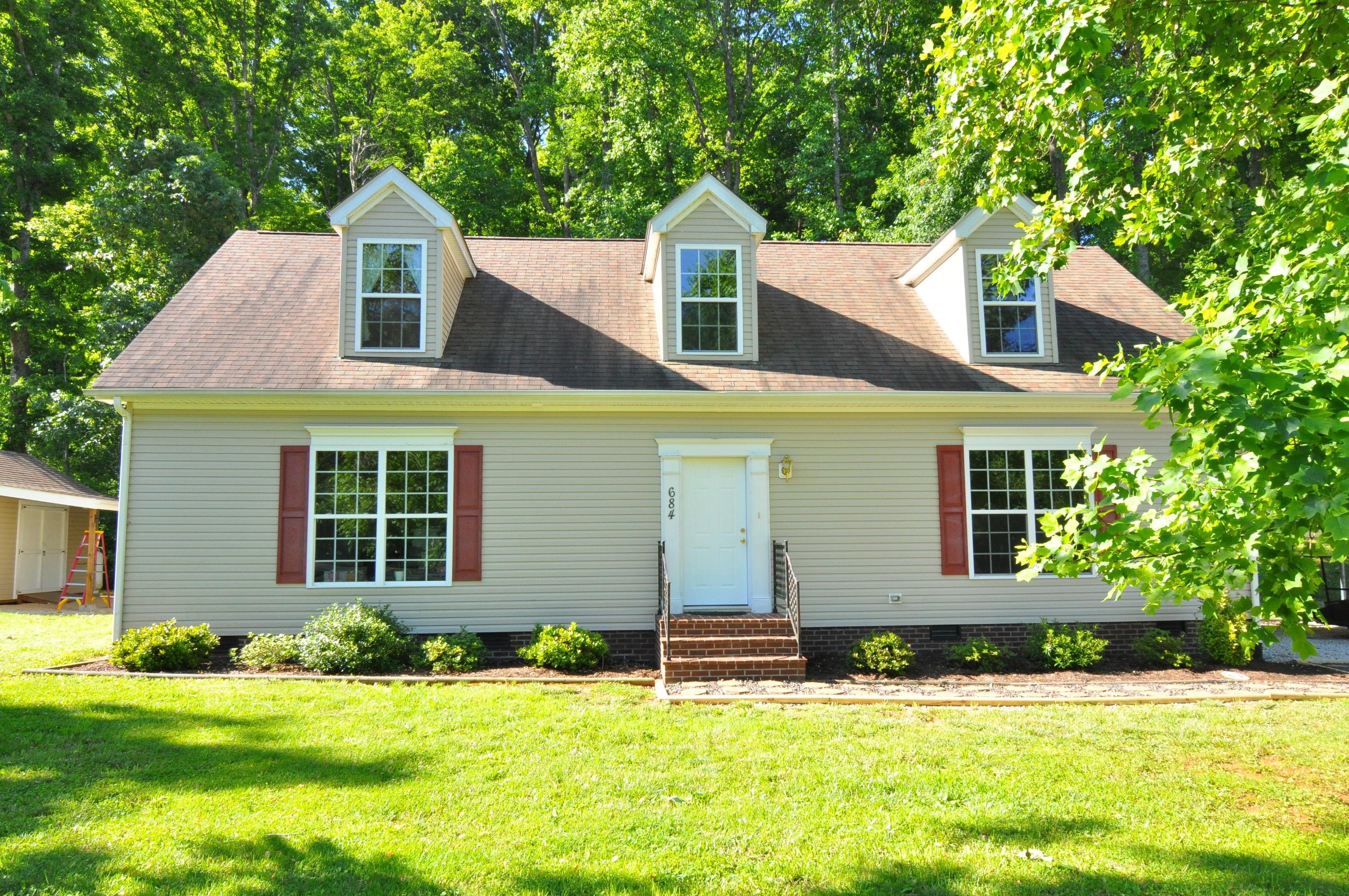 684 Mountain Valley Road Buchanan, VA 24066 - Photo 33 of 37 Front