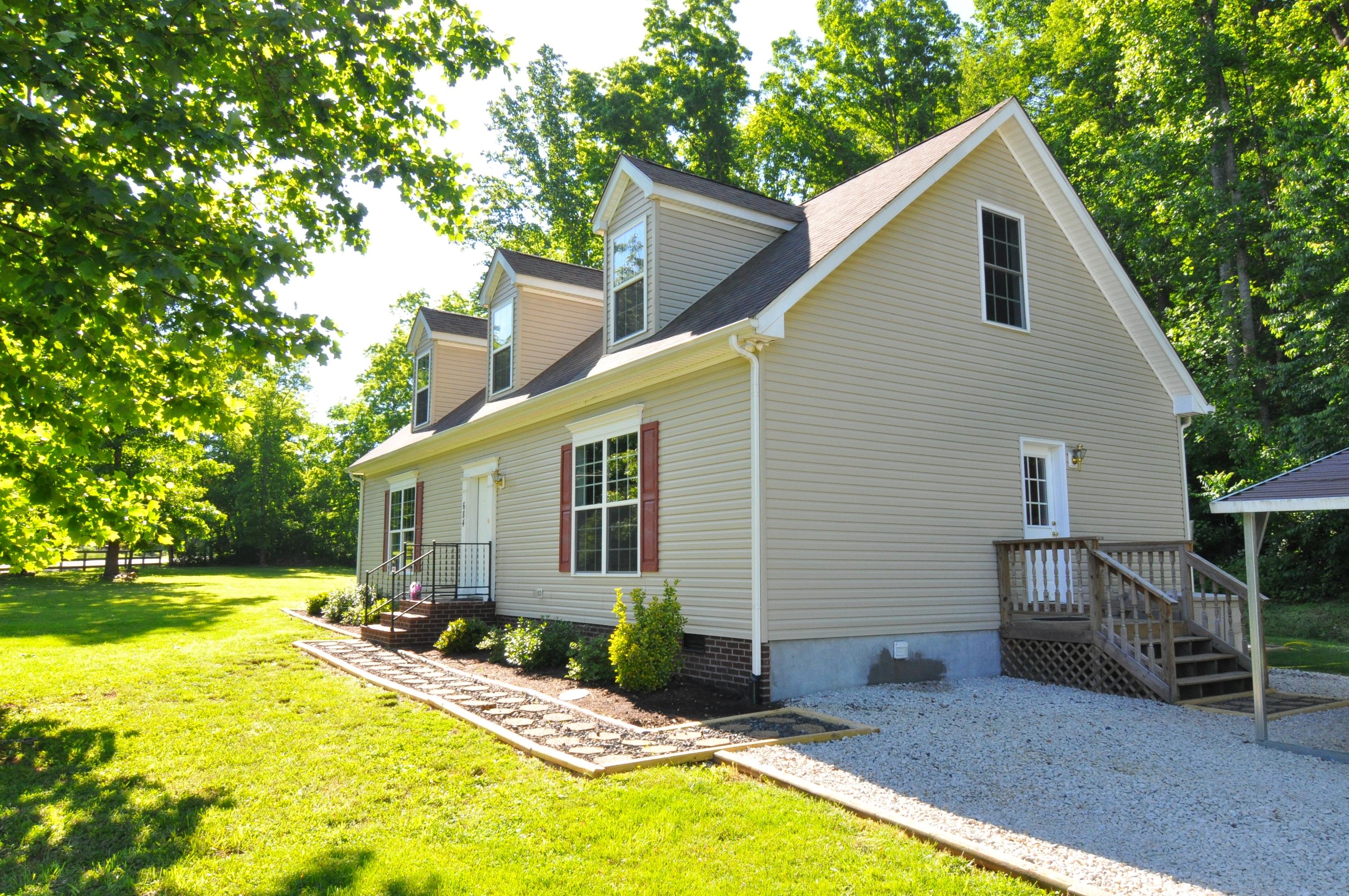 684 Mountain Valley Road Buchanan, VA 24066 - Photo 34 of 37 Side View