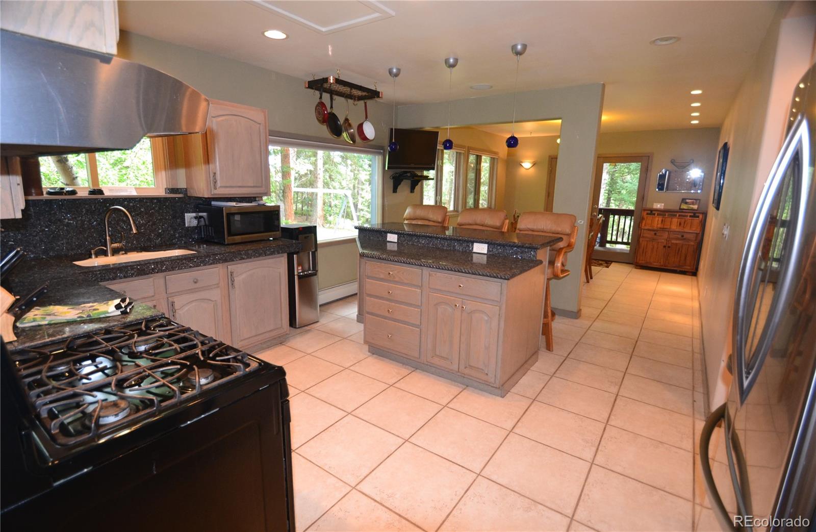 8840 South Hillview Road Morrison, CO 80465 - Photo 7 of 35 Gallery Image 7