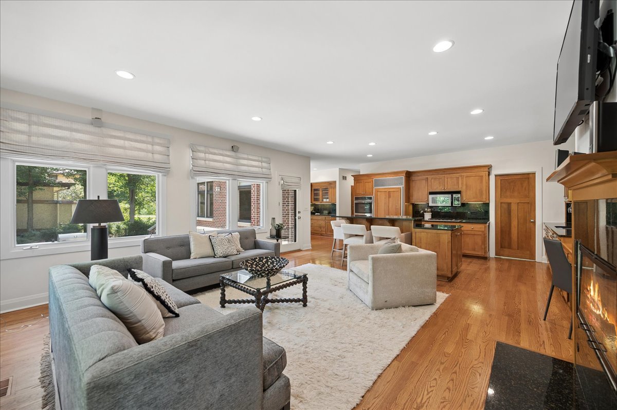 1035 Meadow Road Glencoe, IL 60022 - Photo 12 of 41