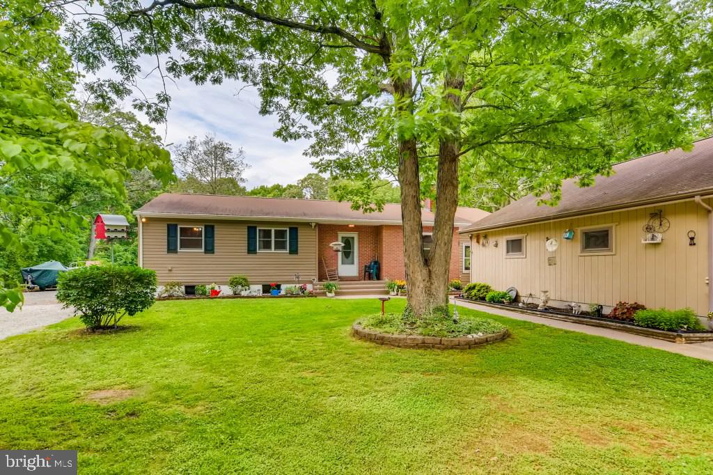 8446 Bussenius Road Pasadena, MD 21122 - Photo 2 of 33 Gallery Image 2