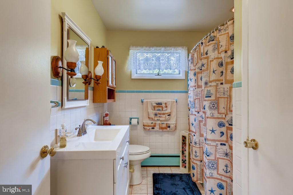 8446 Bussenius Road Pasadena, MD 21122 - Photo 17 of 33 Gallery Image 17