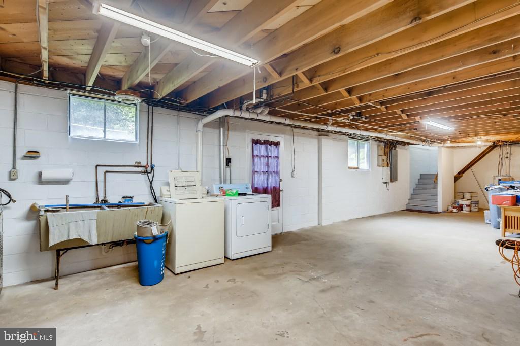 8446 Bussenius Road Pasadena, MD 21122 - Photo 18 of 33 Gallery Image 18