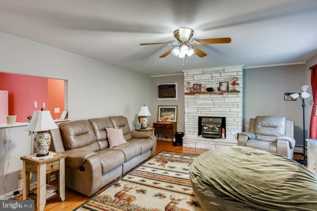 8446 Bussenius Road Pasadena, MD 21122 - Photo 7 of 33 Gallery Image 7