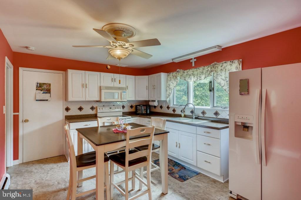 8446 Bussenius Road Pasadena, MD 21122 - Photo 10 of 33 Gallery Image 10
