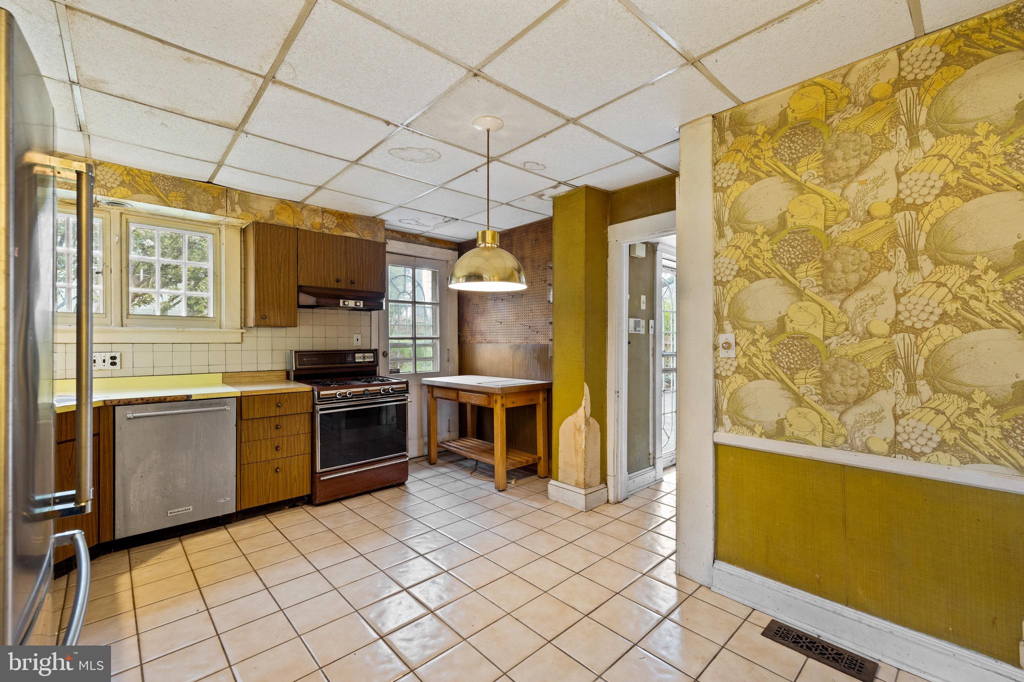 5207 Putney Way Baltimore, MD 21212 - Photo 16 of 65 Kitchen towards Backdoor