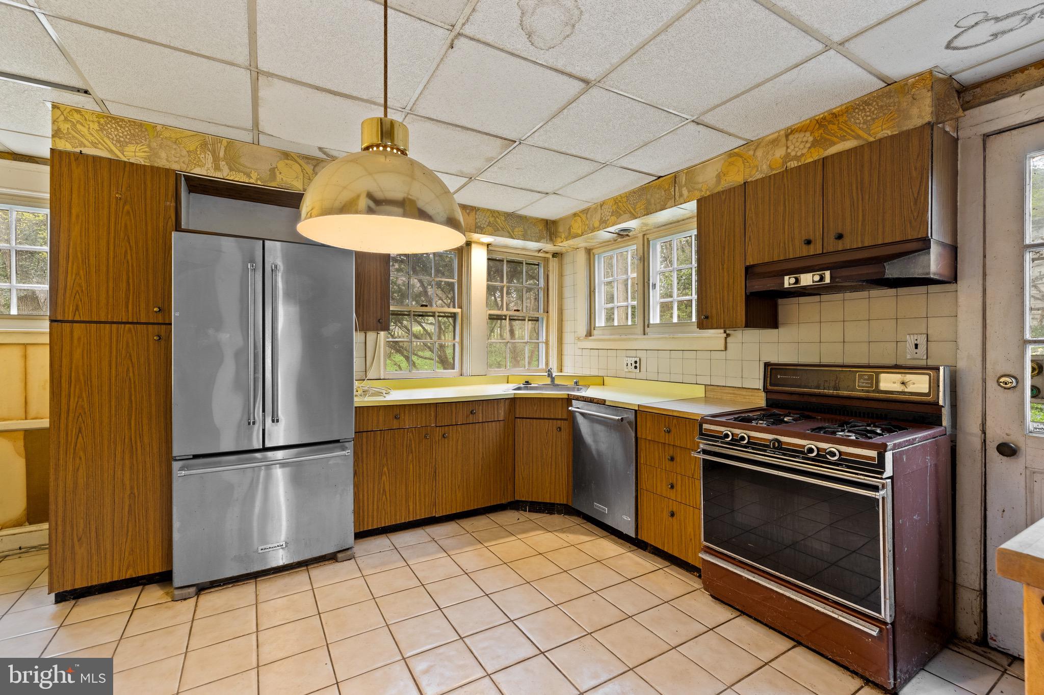 5207 Putney Way Baltimore, MD 21212 - Photo 18 of 65 Kitchen corner detail