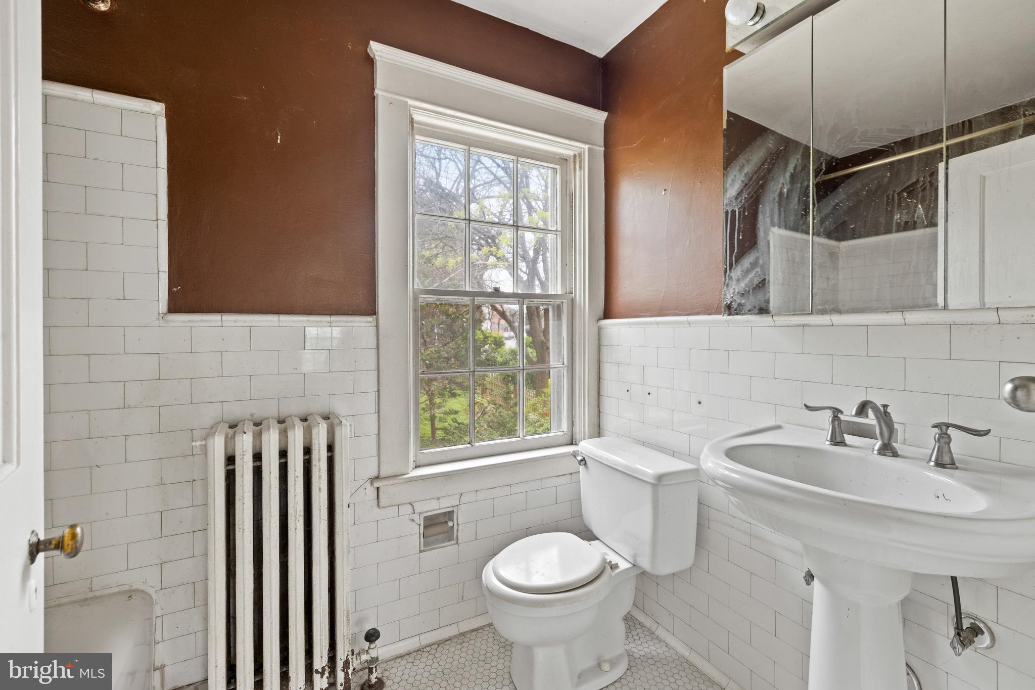 5207 Putney Way Baltimore, MD 21212 - Photo 22 of 65 Primary Bath