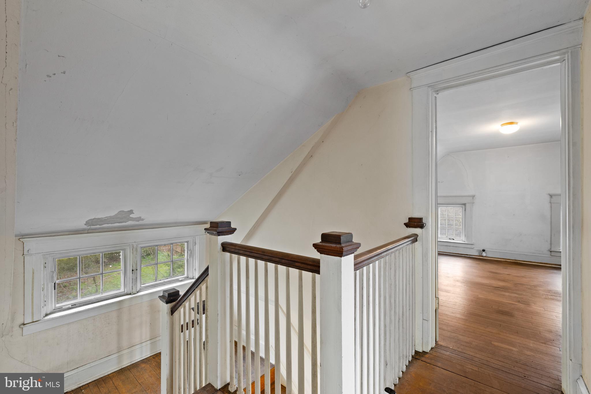 5207 Putney Way Baltimore, MD 21212 - Photo 33 of 65 Third Floor Landing towards Bed 5