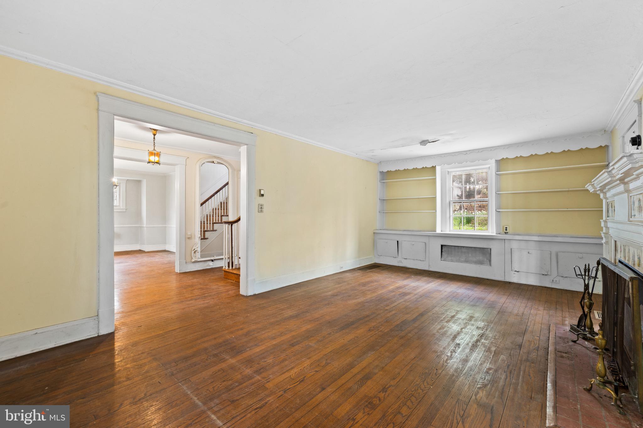 5207 Putney Way Baltimore, MD 21212 - Photo 4 of 65 Living Room towards Dining