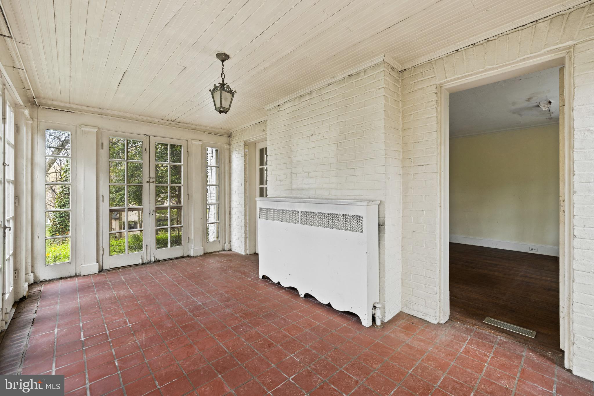 5207 Putney Way Baltimore, MD 21212 - Photo 8 of 65 Sunroom off Livingroom