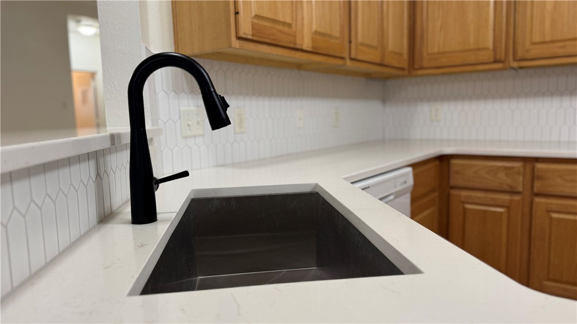 1502 Bluefield Court College Station, TX 77845 - Photo 9 of 26