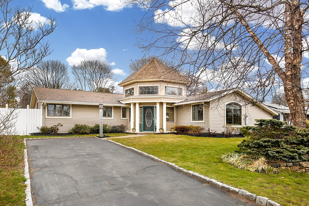 29 Colgate Road Beverly, MA 01915 - Photo 2 of 23 Gallery Image 2