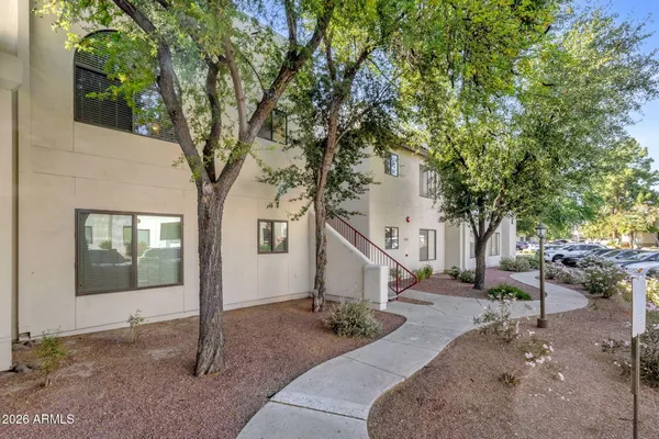 $299,900 | 750 East Northern Avenue, Unit 2022, Phoenix, AZ 85020