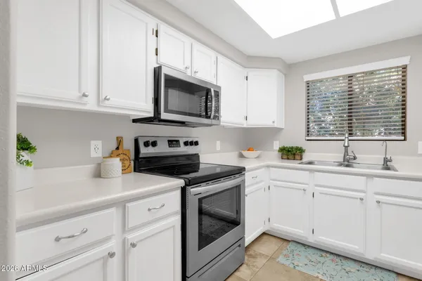 $299,900 | 750 East Northern Avenue, Unit 2022, Phoenix, AZ 85020
