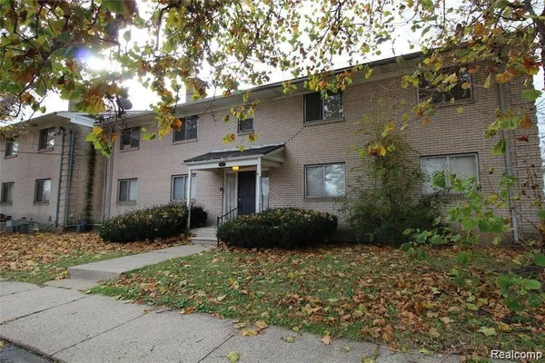 $89,900 | 22140 Dante Street, Unit 209, Oak Park, MI 48237
