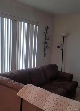$89,900 | 22140 Dante Street, Unit 209, Oak Park, MI 48237