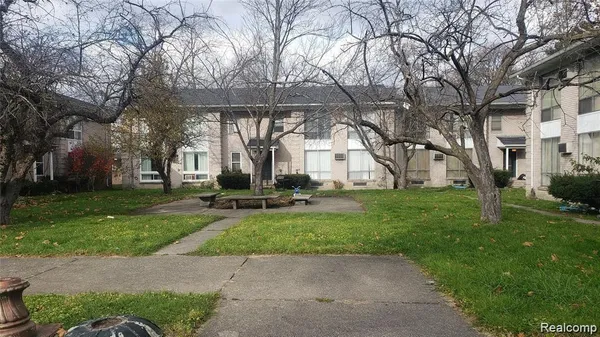 $89,900 | 22140 Dante Street, Unit 209, Oak Park, MI 48237