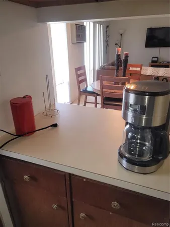 $89,900 | 22140 Dante Street, Unit 209, Oak Park, MI 48237
