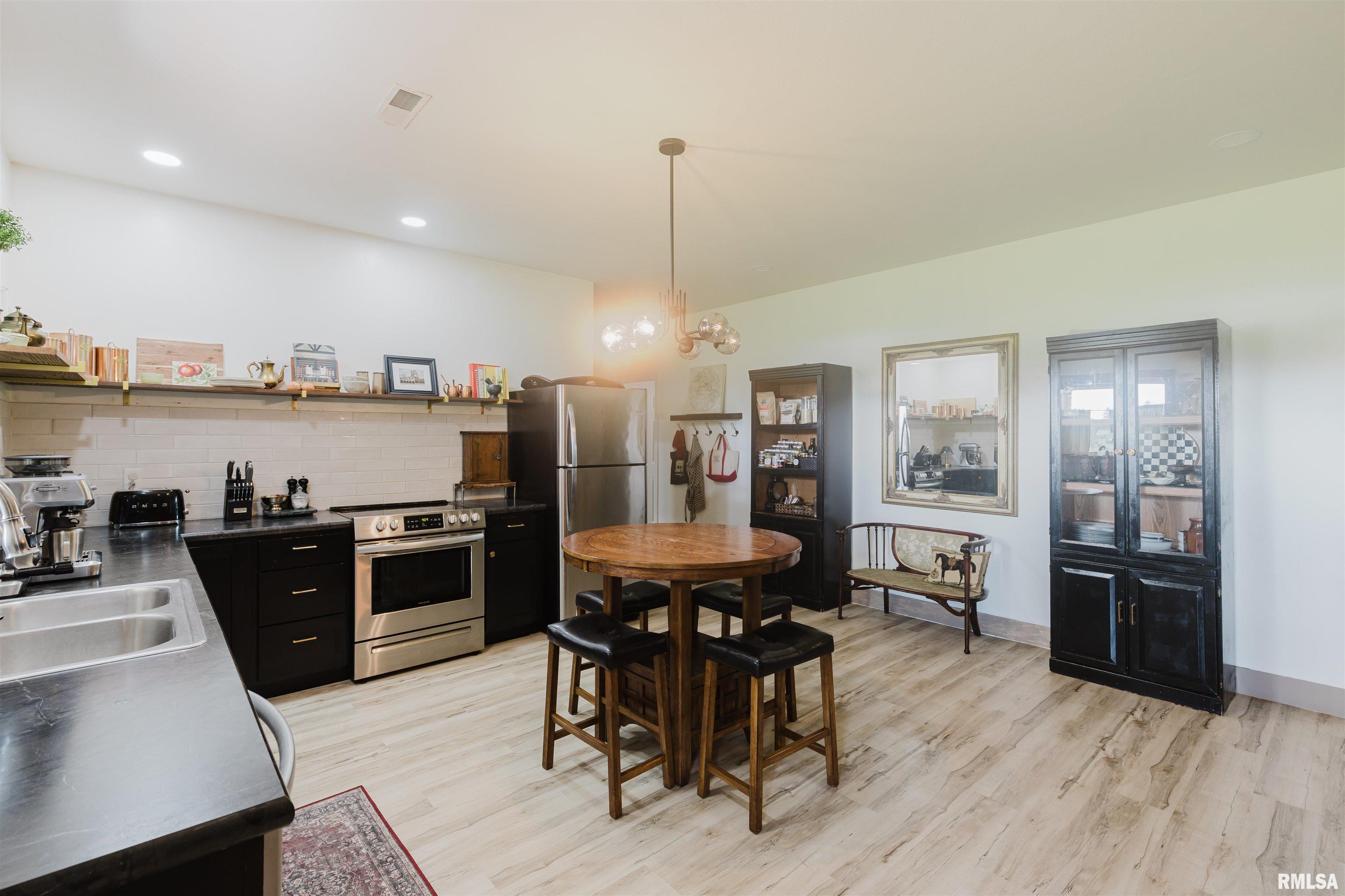 9496 Day Road Marion, IL 62959 - Photo 10 of 41