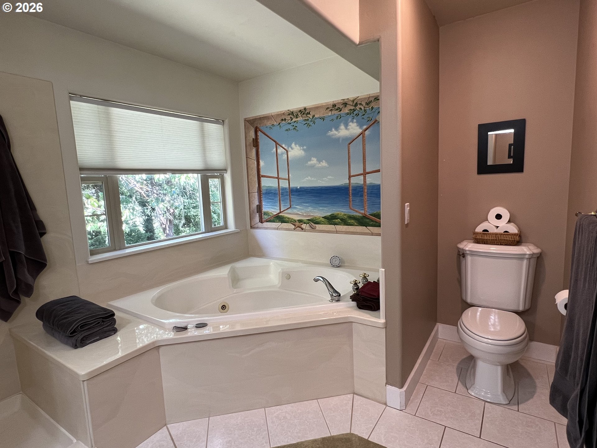 28544 Crow Road Eugene, OR 97402 - Photo 20 of 48 a bathroom with a sink toilet and a bathtub