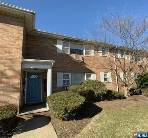 $1,900 | 39-05 Broadway, Fair Lawn, NJ 07410