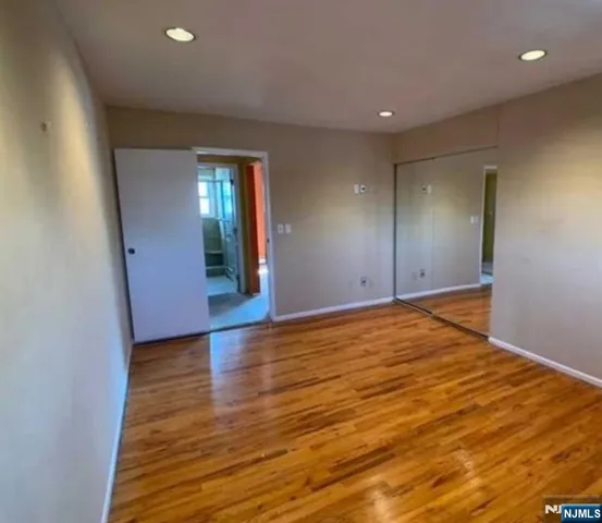 $1,900 | 39-05 Broadway, Fair Lawn, NJ 07410